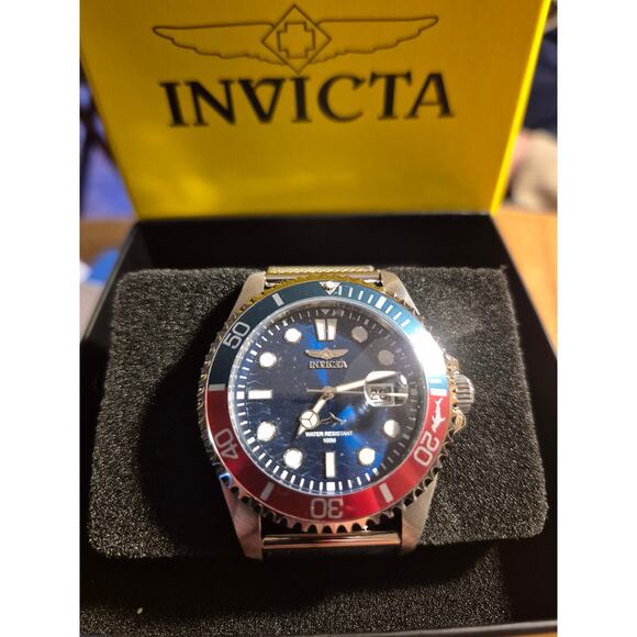 Invicta Pro Diver Curve Men's Watch Retail $249 - Picture 1 of 3